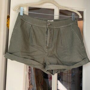Pilcro by Anthro Pleated Rolled Shorts